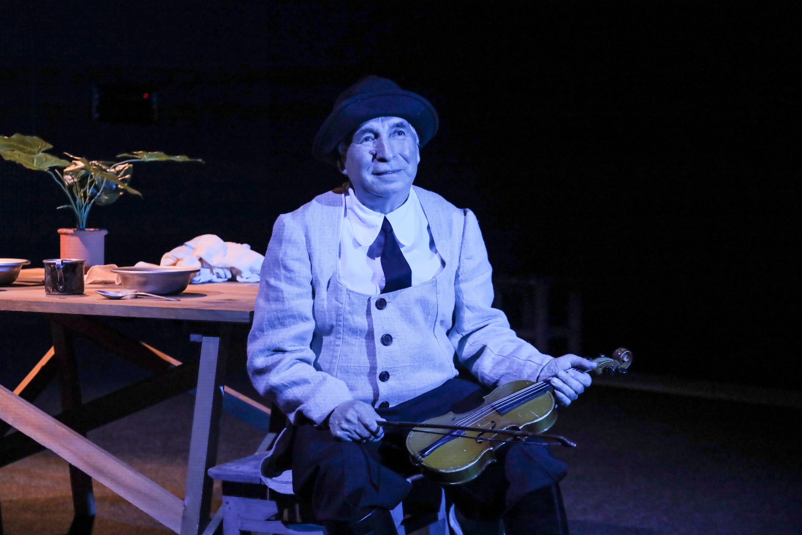 В четверг на малой сцене спектакль «Скрипка Ротшильда»